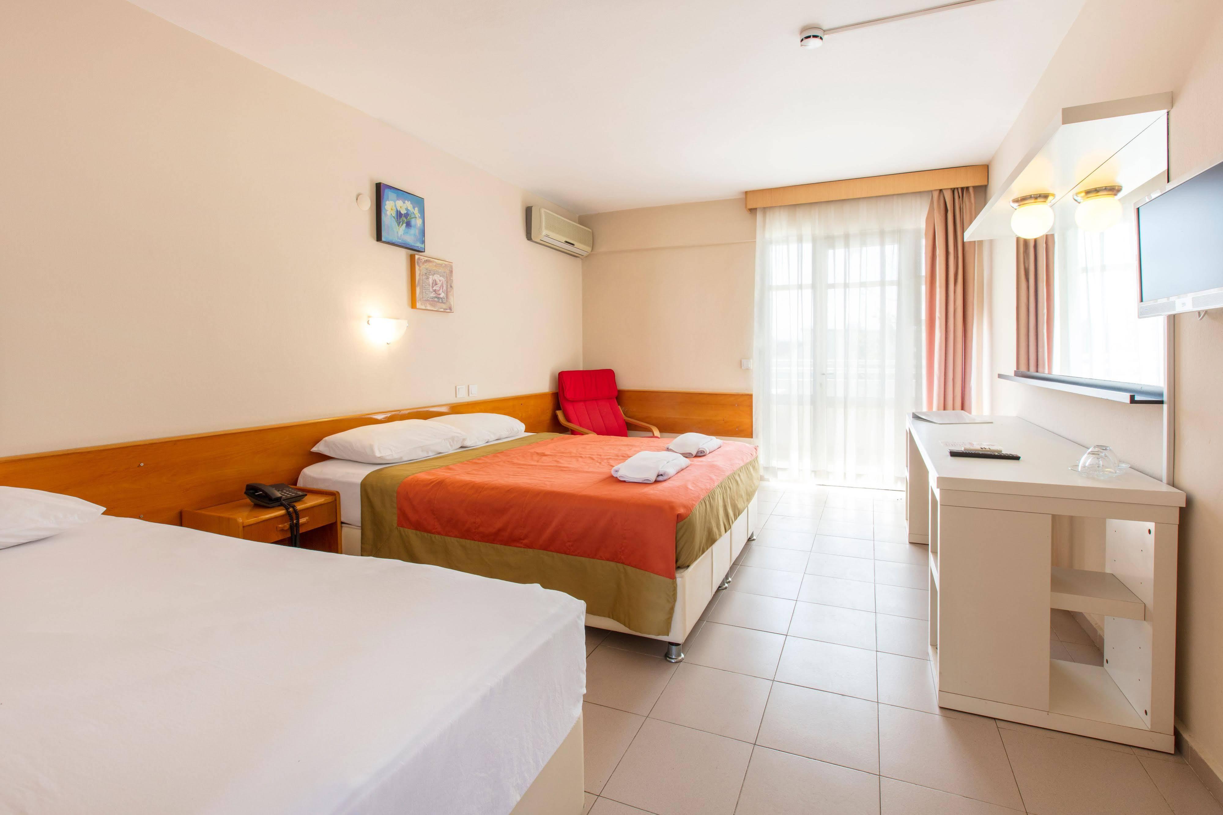 Hotel Golden Gate Kusadası Kültér fotó